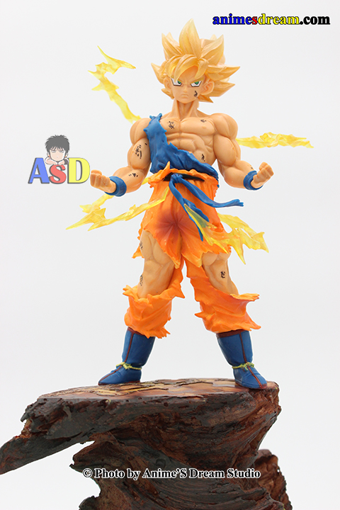Figura Goku Super sayajin saga Freezer con caja | Anime's Dream